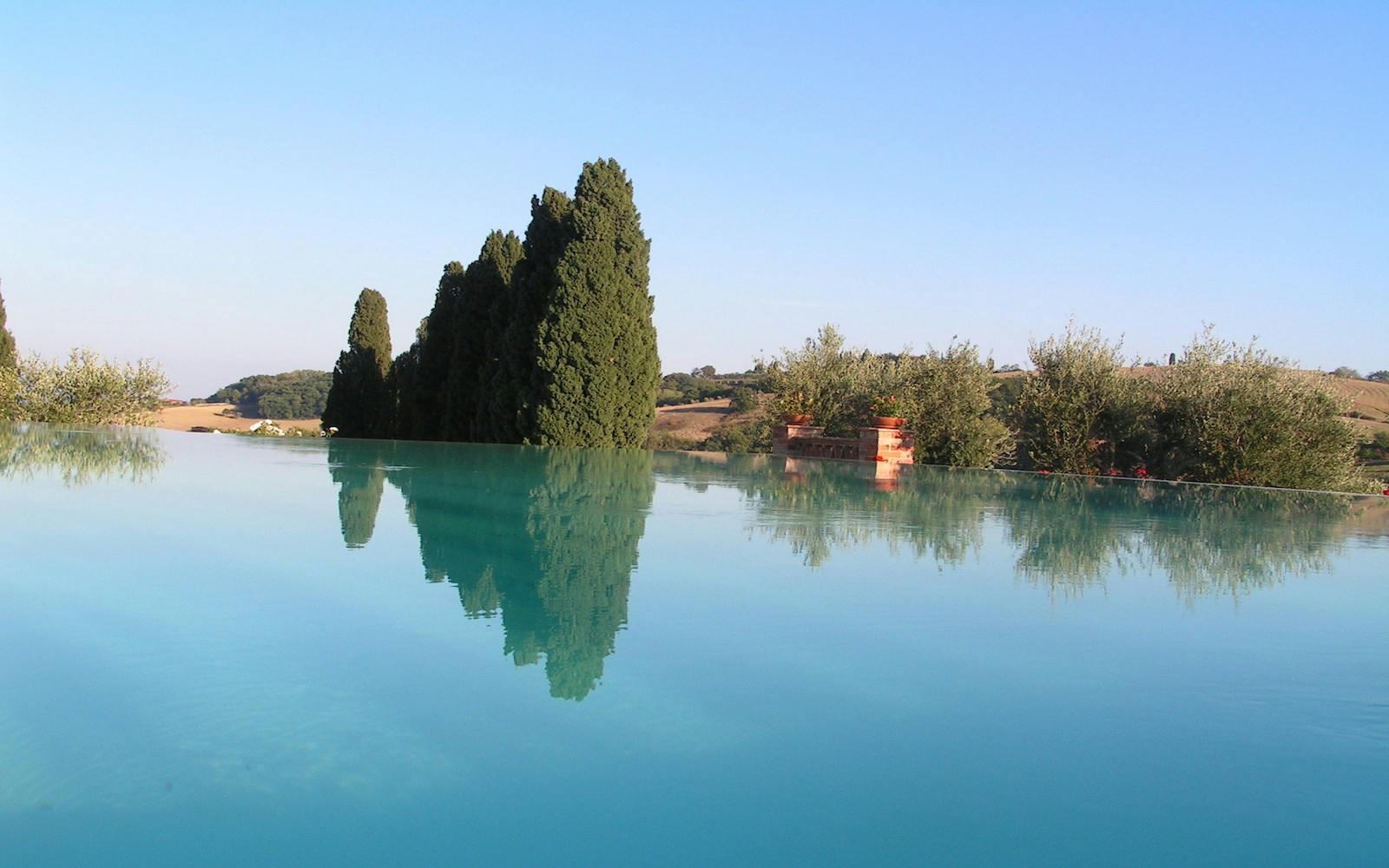 Dwell Luxuriously in Dreamy Tuscany